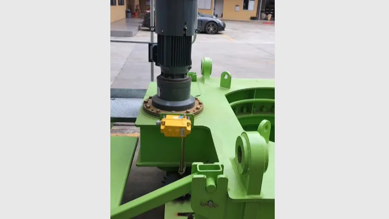 Disposable diaper packaging machine